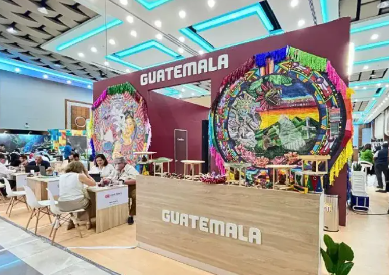 Stand de Guatemala en CATM 2025